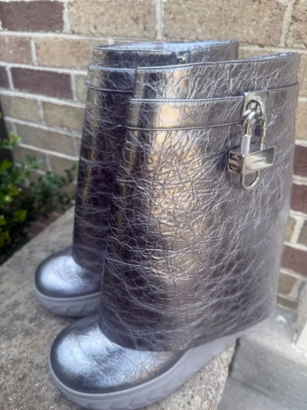 Shark Lock Biker Ankle Boots Silver